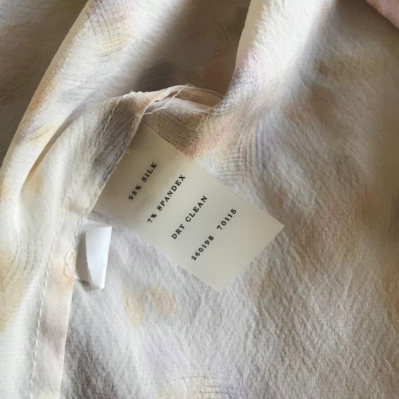 Ann Taylor silk blouse in blush pattern - Picture 5 of 5